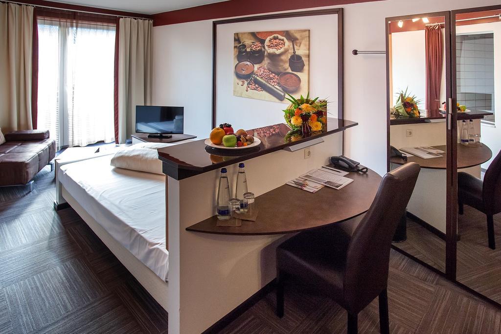 Hotel Lifestyle Ландсхут Екстериор снимка